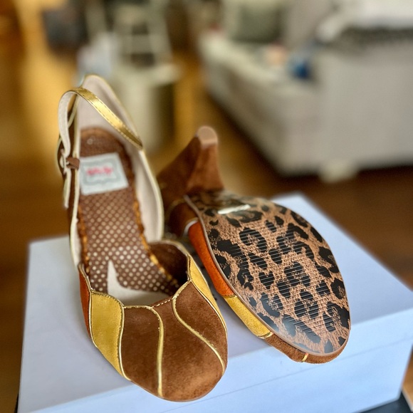 Bettie Page by Ellie Retro Colorblock Mary Jane Heels - Picture 4 of 6